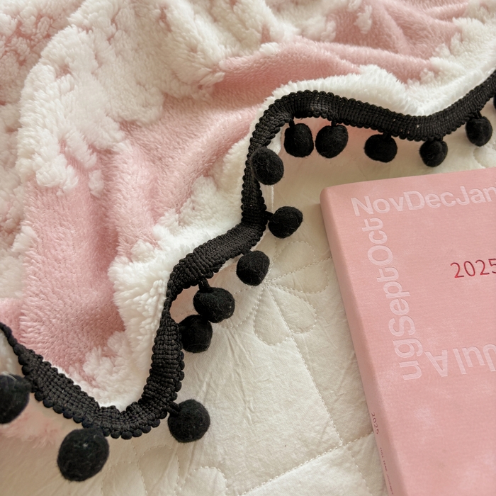 91家纺网 家纺一手货源 找家纺 （总）潮邦创意家居 2025新款250g阳离子提花小球毯盖毯毯子-星绒墨趣