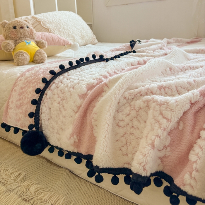 91家纺网 家纺一手货源 找家纺 （总）潮邦创意家居 2025新款250g阳离子提花小球毯盖毯毯子-星绒墨趣