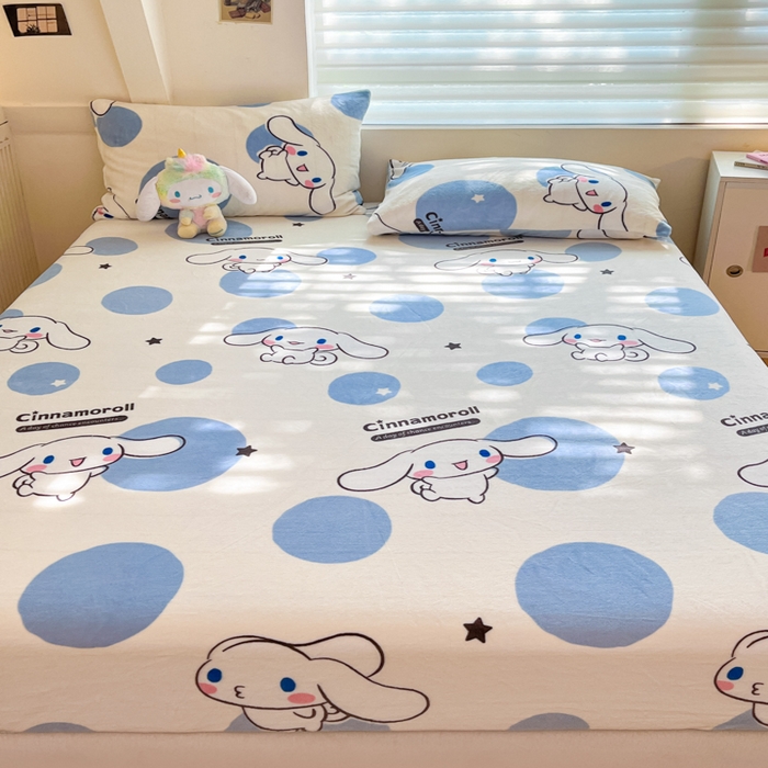 91家纺网 家纺一手货源 找家纺 金爱家 2025新款三丽鸥牛奶绒单品系列床单床笠单件 绒-X蓝色波点玉桂狗