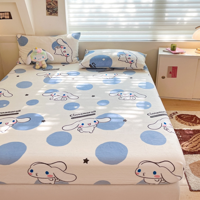 91家纺网 家纺一手货源 找家纺 金爱家 2025新款三丽鸥牛奶绒单品系列床单床笠单件 绒-X蓝色波点玉桂狗