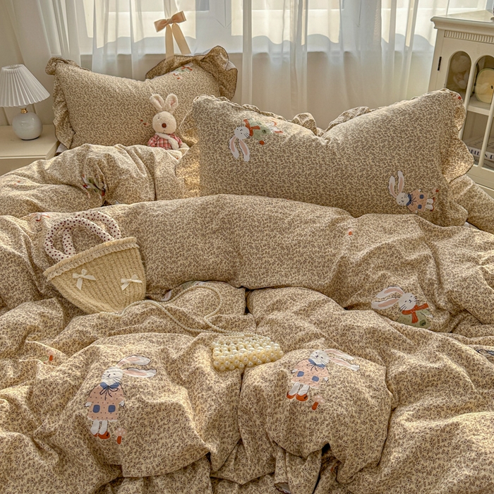 91家纺网 家纺一手货源 找家纺 欧尚 2025新款亲肤碎花云柔棉四件套 兔兔熊