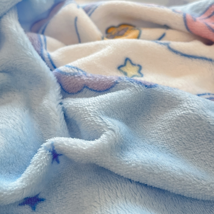 91家纺网 家纺一手货源 找家纺 金爱家 2025新款三丽鸥牛奶绒单品系列床单床笠单件 绒-X星星玉桂狗