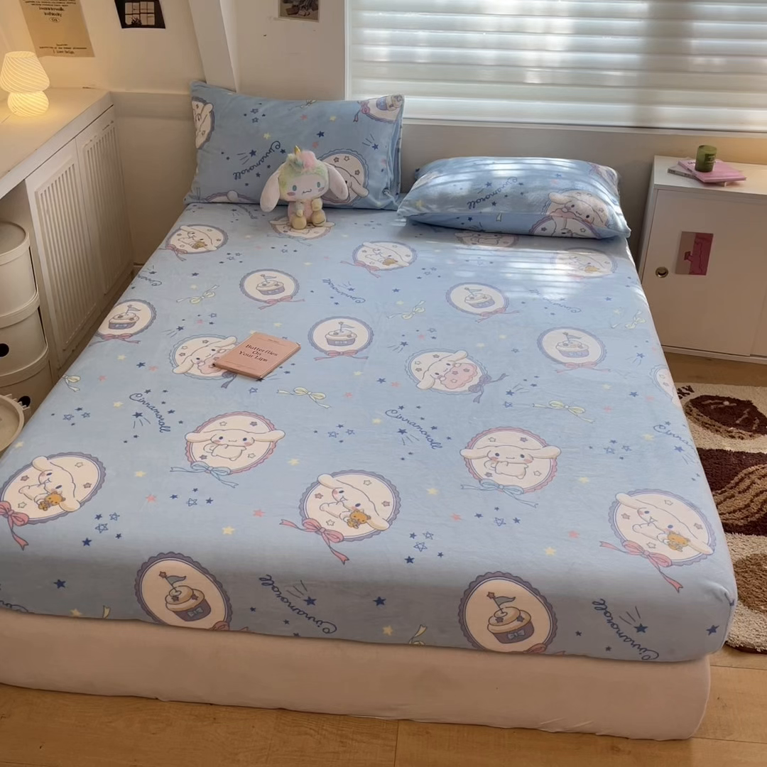 91家纺网 家纺一手货源 找家纺 金爱家 2025新款三丽鸥牛奶绒单品系列床单床笠单件 绒-X星星玉桂狗