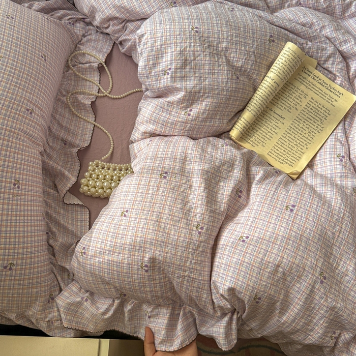 91家纺网 家纺一手货源 找家纺 欧尚 2025新款亲肤碎花云柔棉四件套 樱桃酱