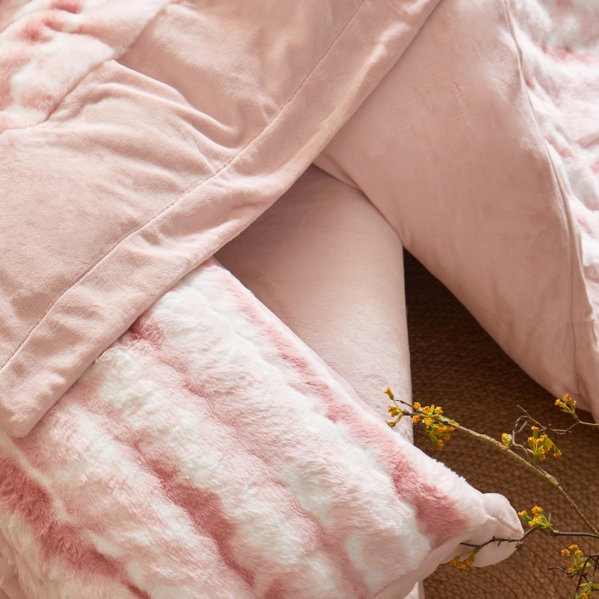 91家纺网 家纺一手货源 找家纺 （总）时亿家居 2025新款360g兔毛绒拼接牛奶绒四件套系列