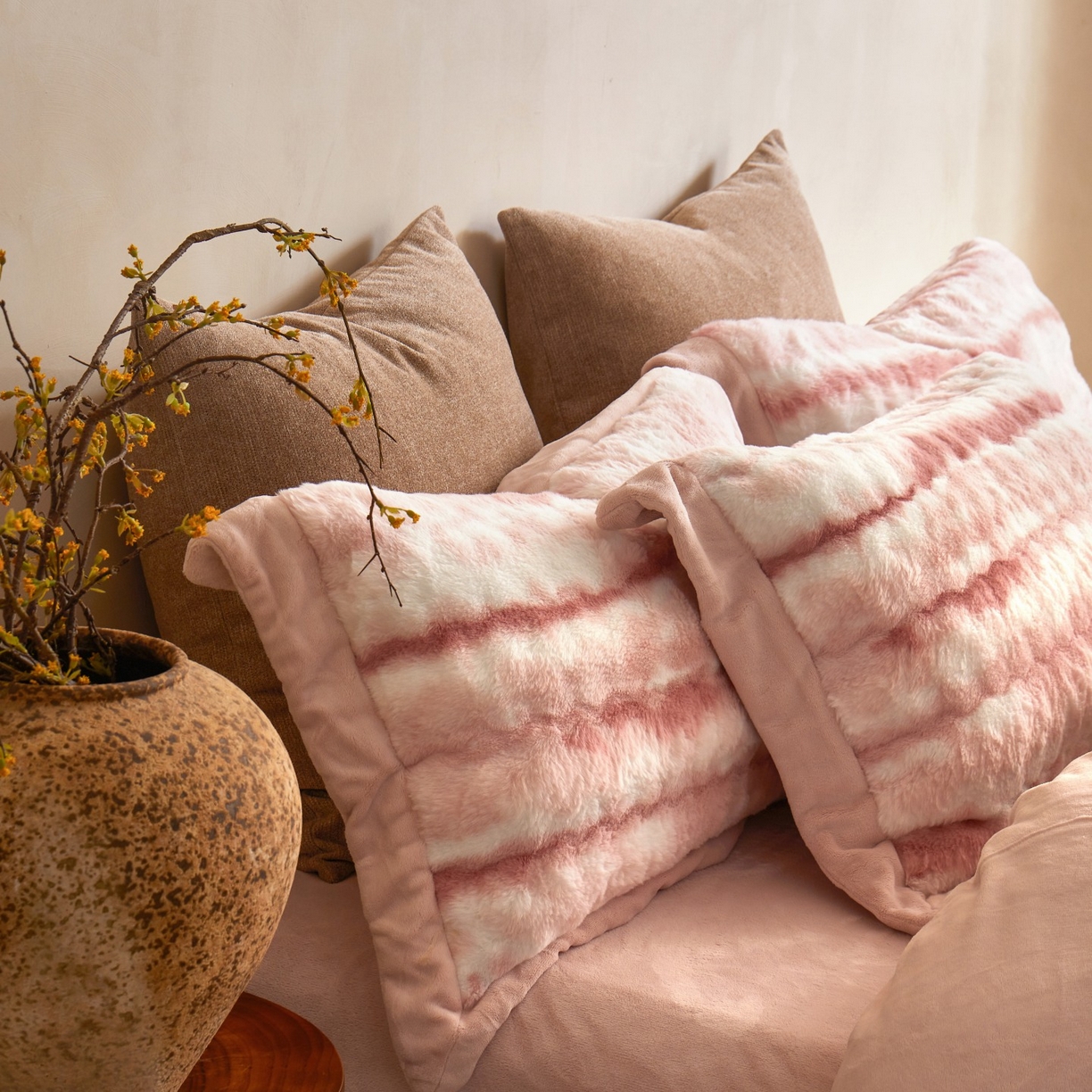 91家纺网 家纺一手货源 找家纺 （总）时亿家居 2025新款360g兔毛绒拼接牛奶绒四件套系列