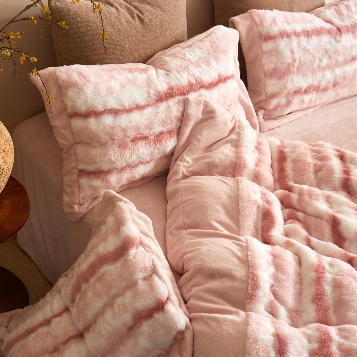 91家纺网 家纺一手货源 找家纺 （总）时亿家居 2025新款360g兔毛绒拼接牛奶绒四件套系列