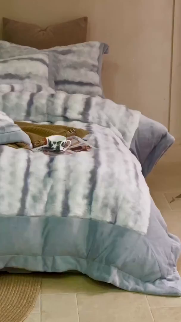 91家纺网 家纺一手货源 找家纺 时亿家居 2025新款360g兔毛绒拼接牛奶绒四件套系列 灰色（暖绒灰）