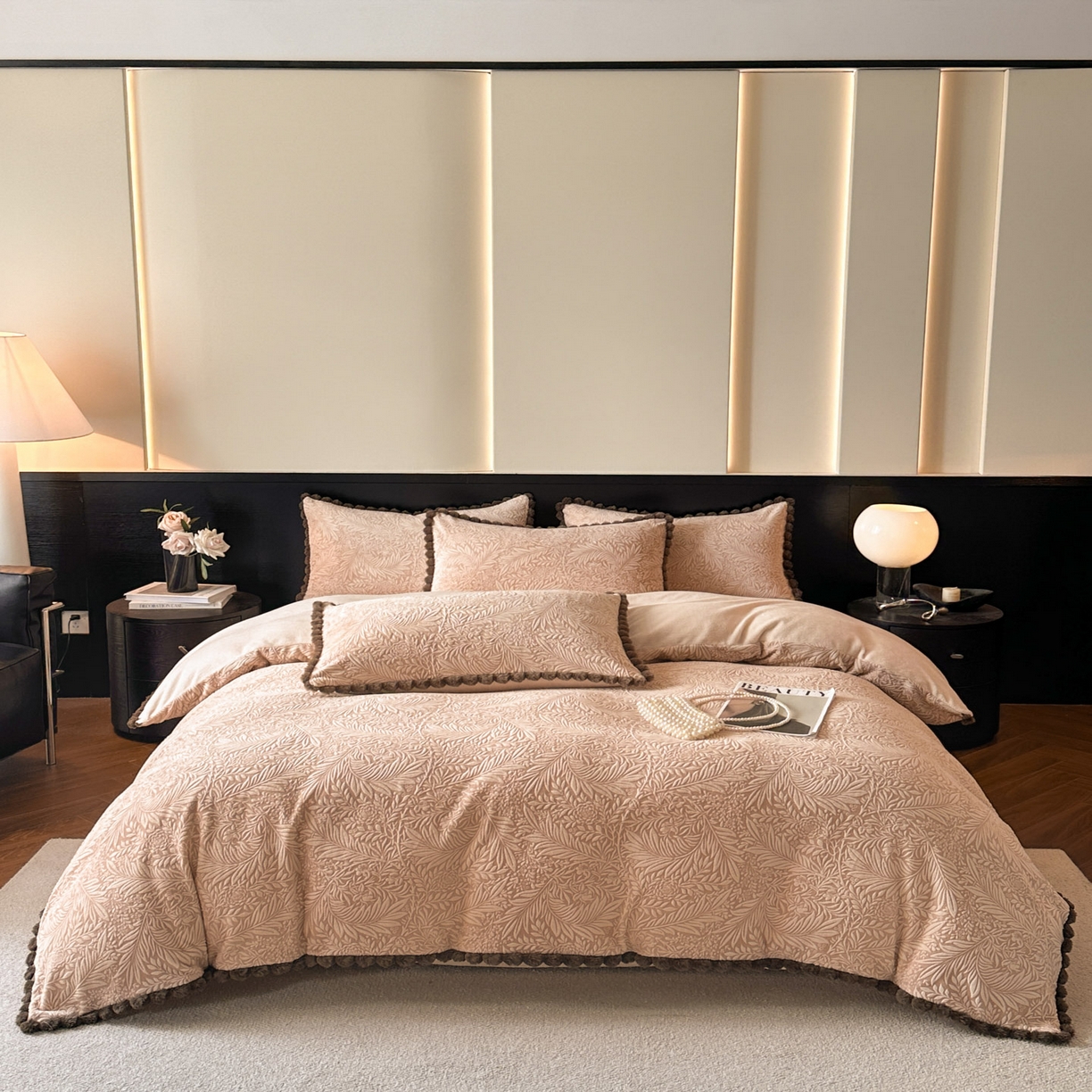 91家纺网 家纺一手货源 找家纺 （总）羚羊语家纺 2025新款雕花绒牛奶绒兔毛球四件套轻奢风立体着色烂花牛奶绒提花加厚保暖床单