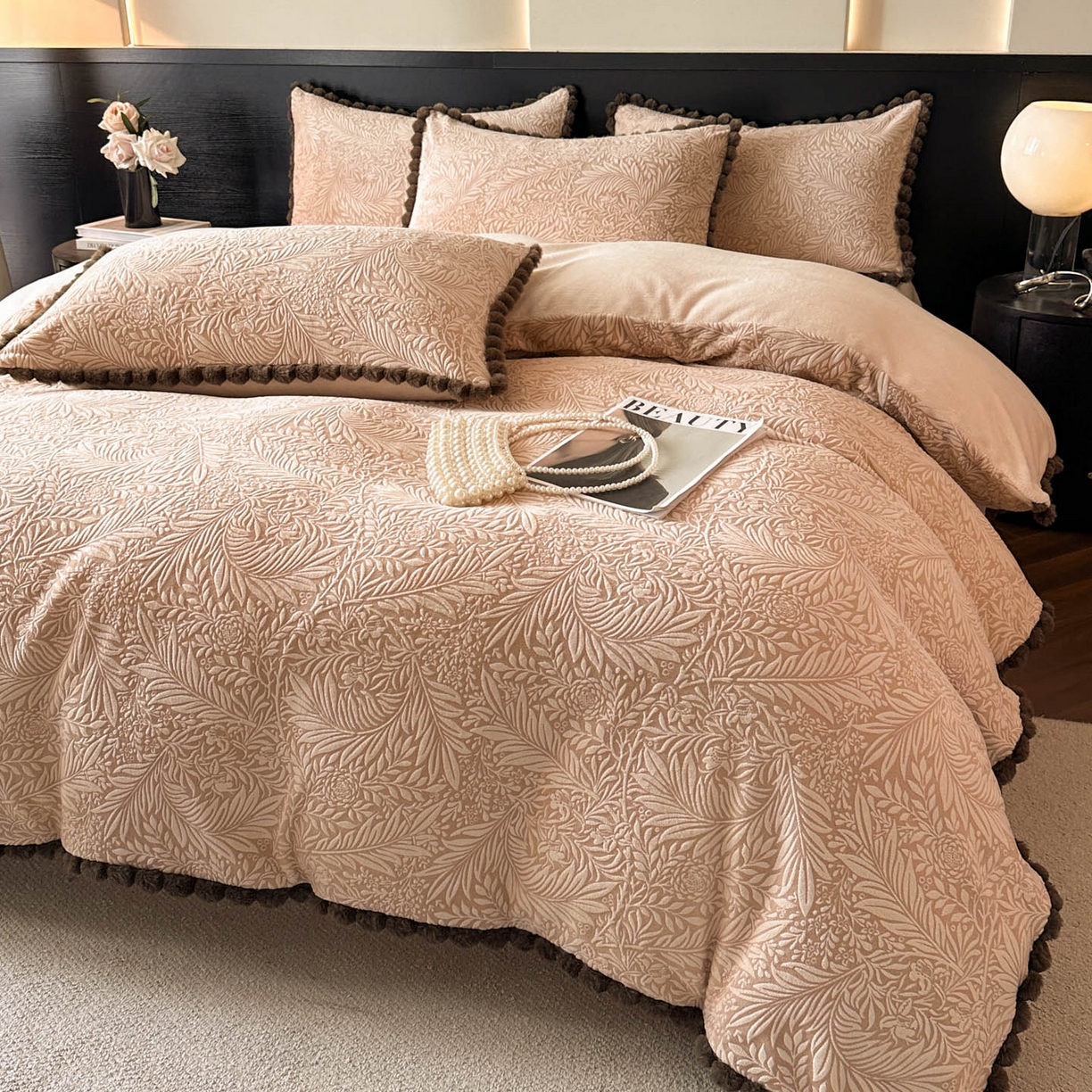 91家纺网 家纺一手货源 找家纺 （总）羚羊语家纺 2025新款雕花绒牛奶绒兔毛球四件套轻奢风立体着色烂花牛奶绒提花加厚保暖床单