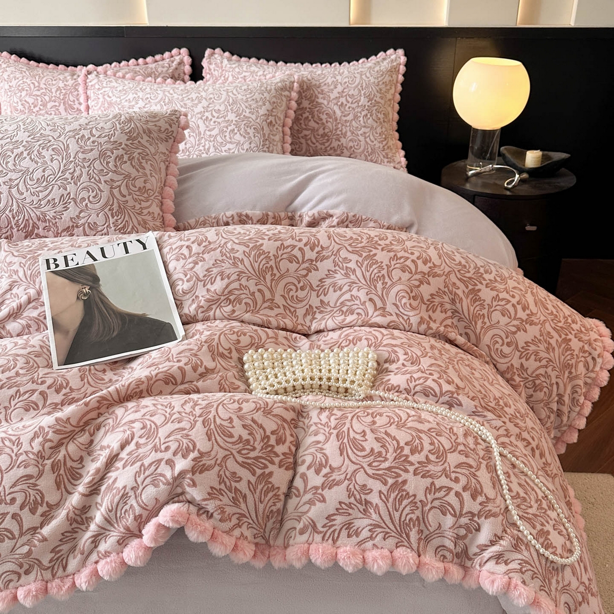 羚羊语家纺 2025新款雕花绒牛奶绒兔毛球四件套轻奢风立体着色烂花牛奶绒提花加厚保暖床单 蜜绒绒-香雪粉