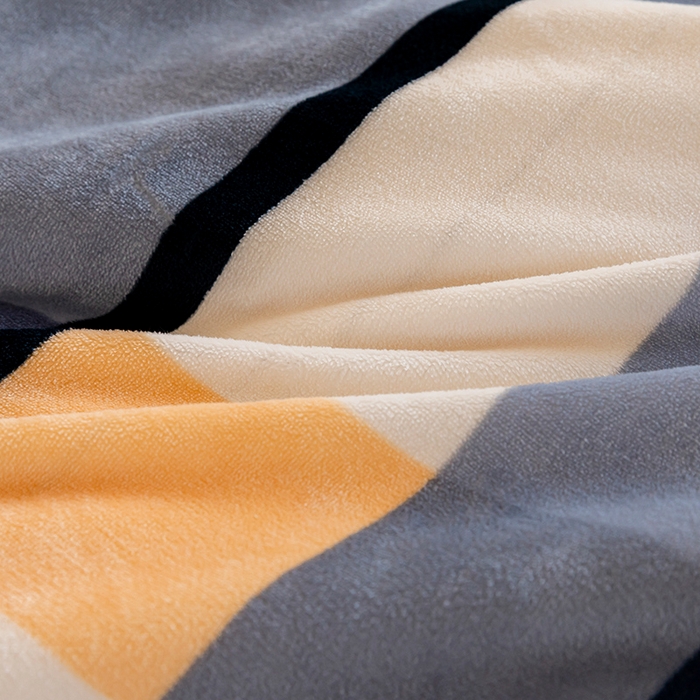 91家纺网 家纺一手货源 找家纺 博兰蒂 2025新款床裙款高克重牛奶绒印花四件套 绅士格