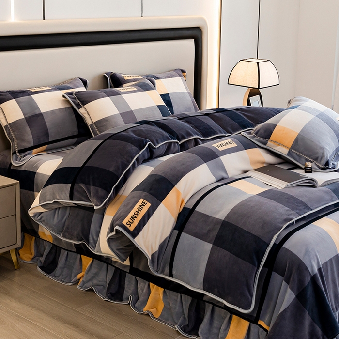 91家纺网 家纺一手货源 找家纺 博兰蒂 2025新款床裙款高克重牛奶绒印花四件套 绅士格