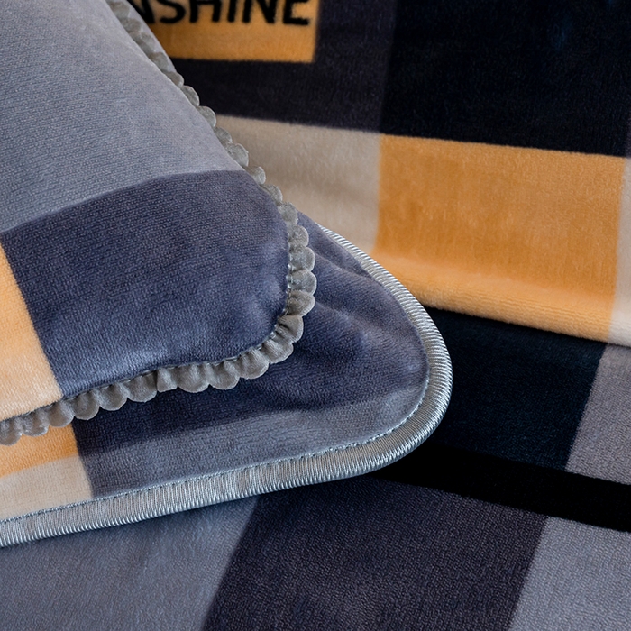 91家纺网 家纺一手货源 找家纺 博兰蒂 2025新款床裙款高克重牛奶绒印花四件套 绅士格