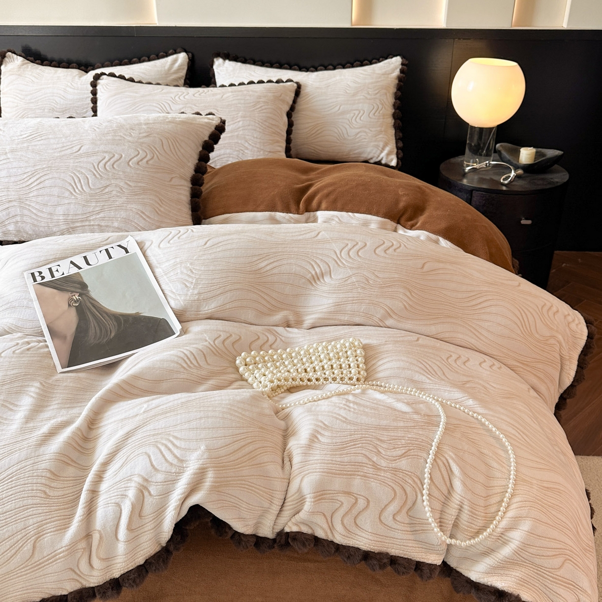 羚羊语家纺 2025新款雕花绒牛奶绒兔毛球四件套轻奢风立体着色烂花牛奶绒提花加厚保暖床单 蜜绒绒-栗壳纱