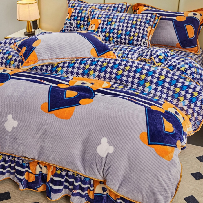 91家纺网 家纺一手货源 找家纺 博兰蒂 2025新款床裙款高克重牛奶绒印花四件套 贝贝熊