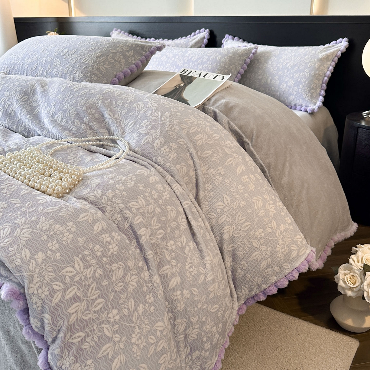 91家纺网 家纺一手货源 找家纺 羚羊语家纺 2025新款雕花绒牛奶绒兔毛球四件套轻奢风立体着色烂花牛奶绒提花加厚保暖床单 蜜绒绒-星云紫