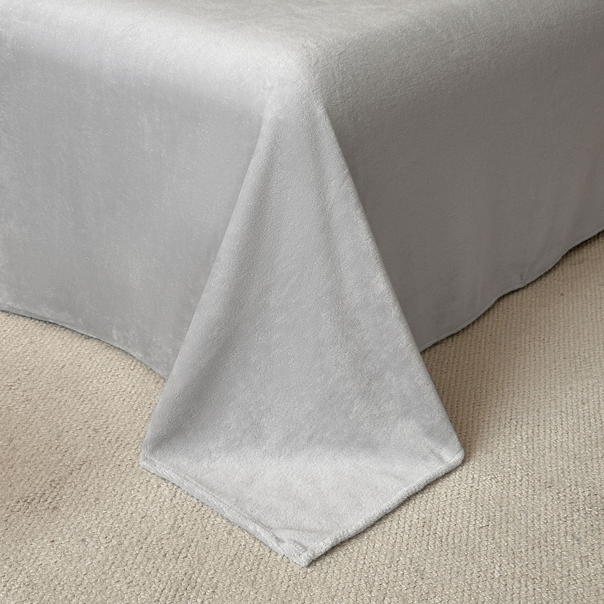 91家纺网 家纺一手货源 找家纺 羚羊语家纺 2025新款雕花绒牛奶绒兔毛球四件套轻奢风立体着色烂花牛奶绒提花加厚保暖床单 蜜绒绒-星云紫