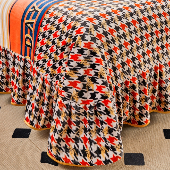 91家纺网 家纺一手货源 找家纺 博兰蒂 2025新款床裙款高克重牛奶绒印花四件套 欢欣织梦