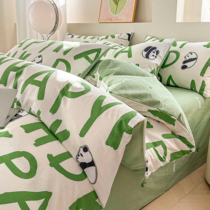 91家纺网 家纺一手货源 找家纺 2025直播新款13372全棉纯棉印花四件套喷气小清新简约热款学生四件套 熊猫新花型上新