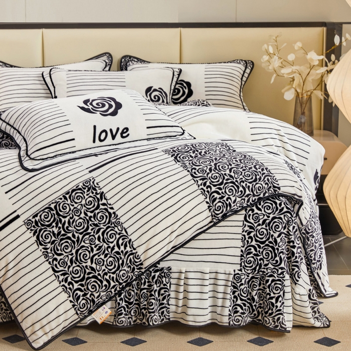 91家纺网 家纺一手货源 找家纺 博兰蒂 2025新款床裙款高克重牛奶绒印花四件套 金典格调