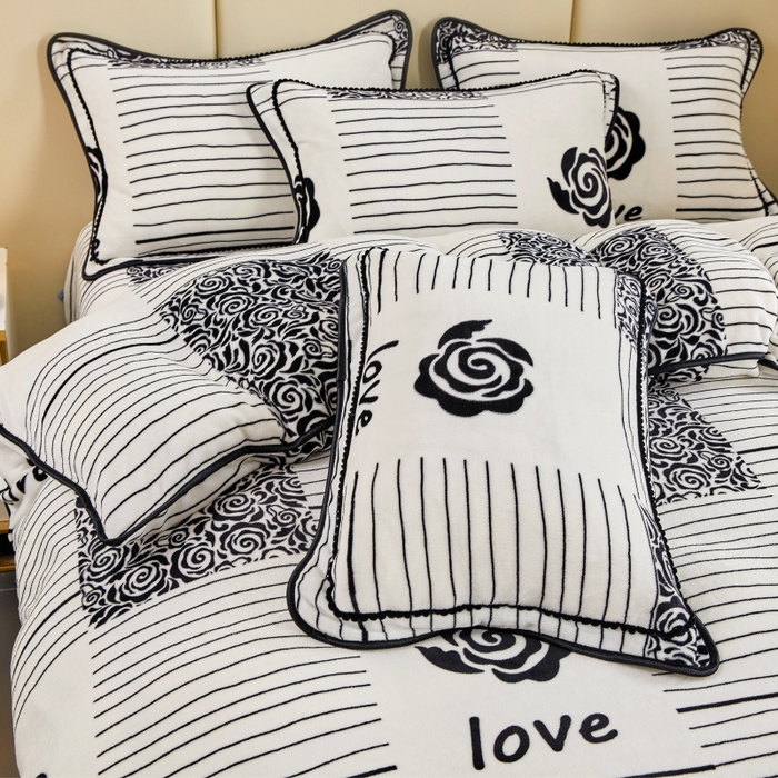 91家纺网 家纺一手货源 找家纺 博兰蒂 2025新款床裙款高克重牛奶绒印花四件套 金典格调