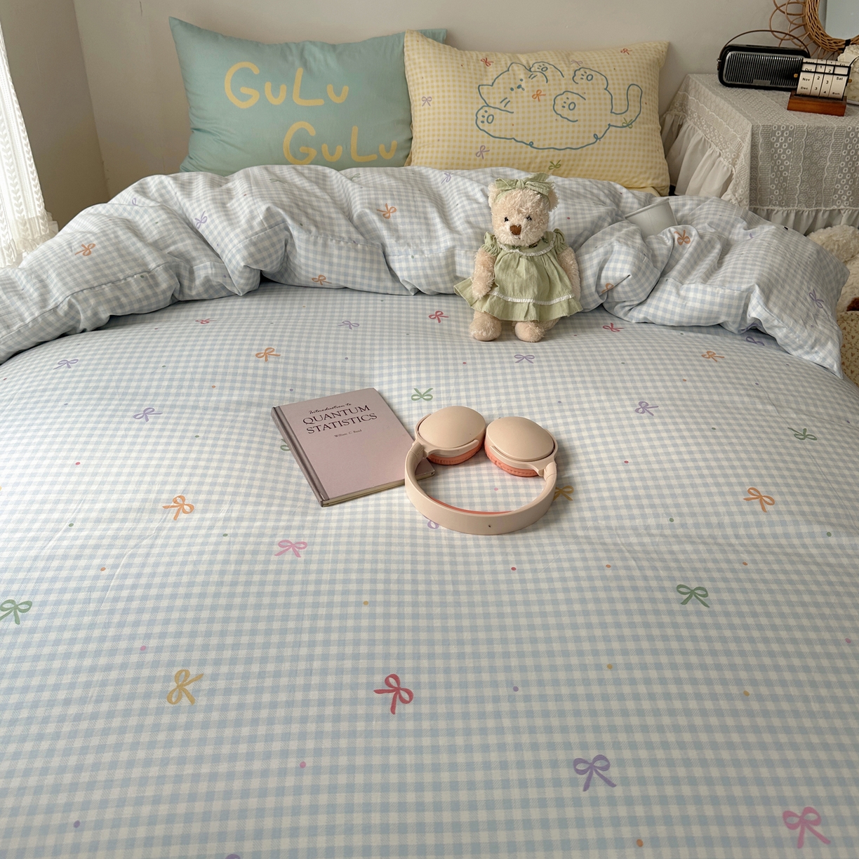 91家纺网 家纺一手货源 找家纺 瑞莱 2026春季13372印花大版枕套甜酷风四件套 夏日恋格（蓝）