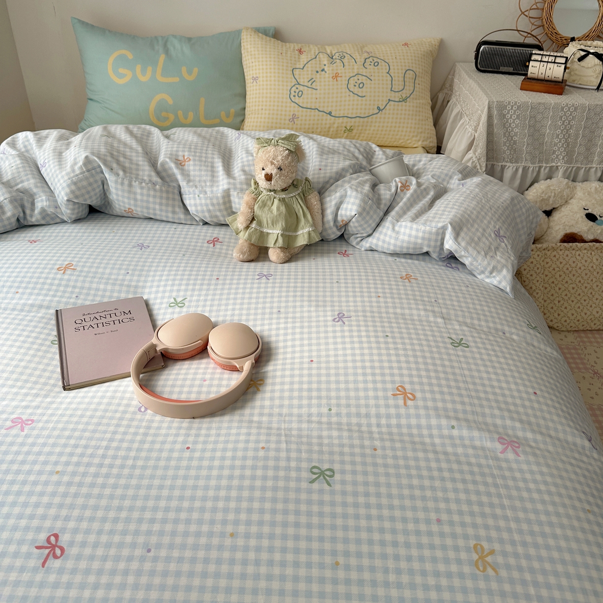 91家纺网 家纺一手货源 找家纺 瑞莱 2026春季13372印花大版枕套甜酷风四件套 夏日恋格（蓝）