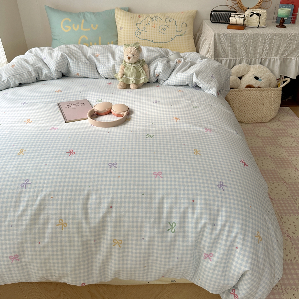 91家纺网 家纺一手货源 找家纺 瑞莱 2026春季13372印花大版枕套甜酷风四件套 夏日恋格（蓝）