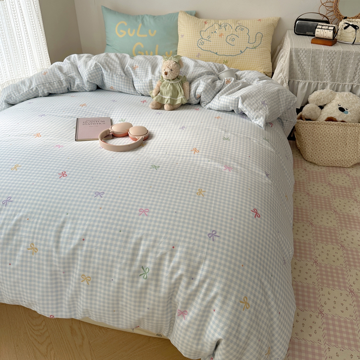 91家纺网 家纺一手货源 找家纺 瑞莱 2026春季13372印花大版枕套甜酷风四件套 夏日恋格（蓝）