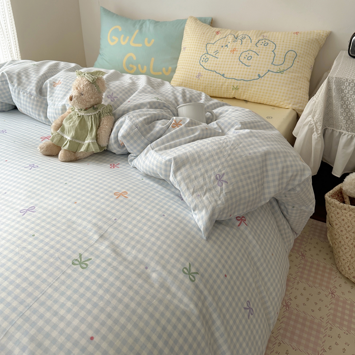 91家纺网 家纺一手货源 找家纺 瑞莱 2026春季13372印花大版枕套甜酷风四件套 夏日恋格（蓝）