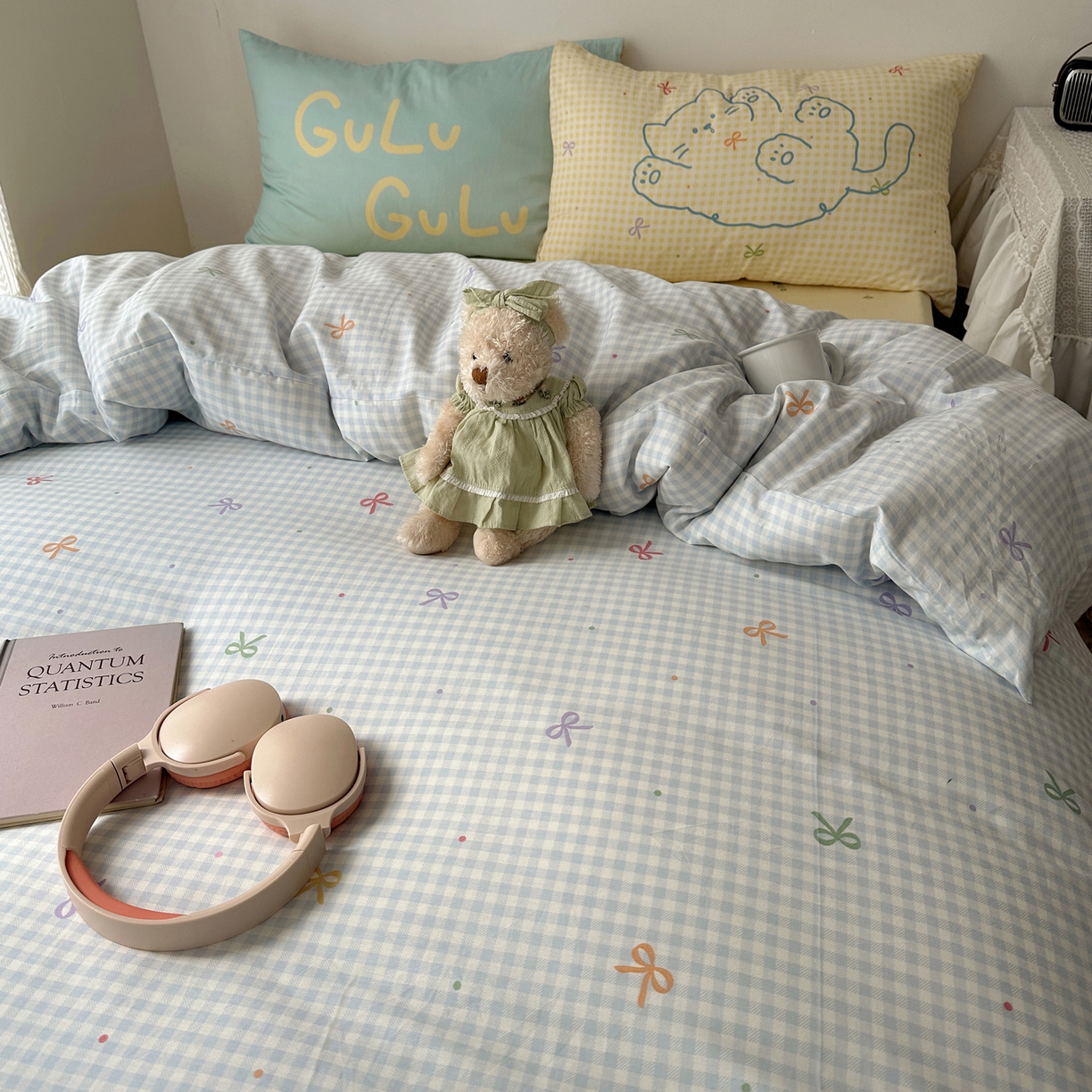 91家纺网 家纺一手货源 找家纺 瑞莱 2026春季13372印花大版枕套甜酷风四件套 夏日恋格（蓝）