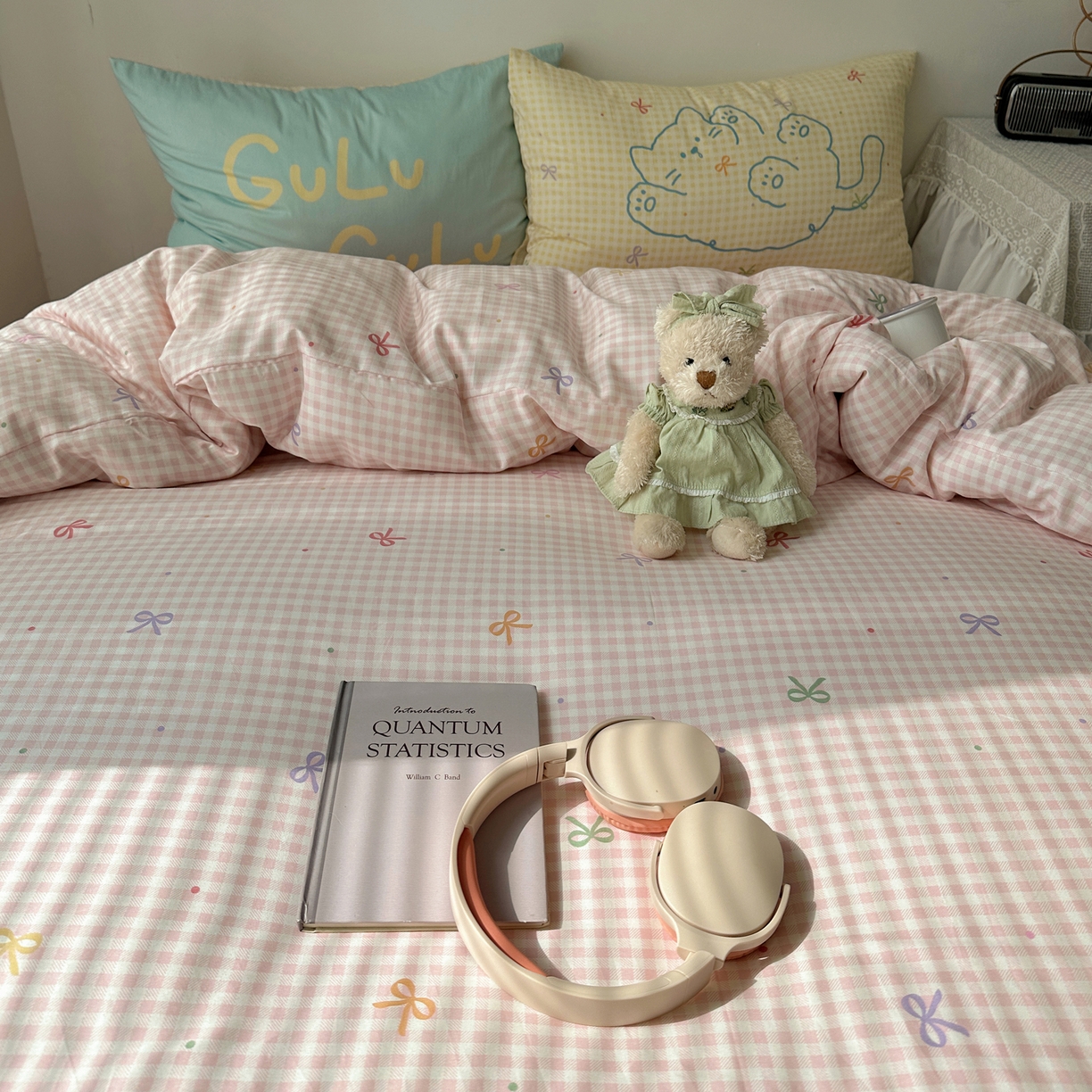 91家纺网 家纺一手货源 找家纺 瑞莱 2026春季13372印花大版枕套甜酷风四件套 夏日恋格（粉）