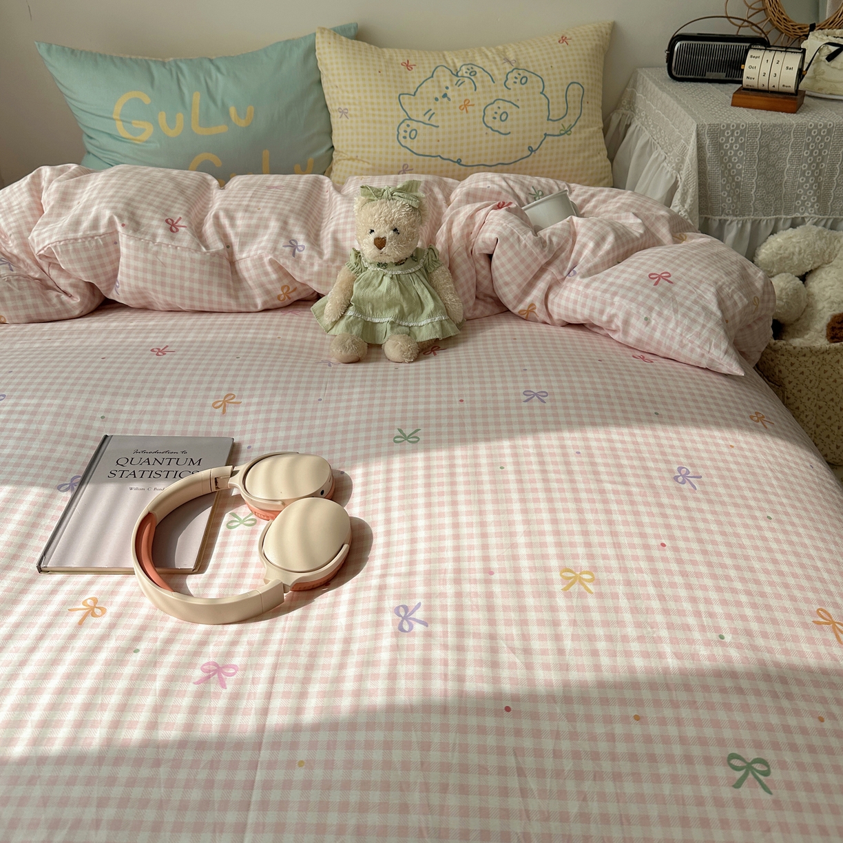 91家纺网 家纺一手货源 找家纺 瑞莱 2026春季13372印花大版枕套甜酷风四件套 夏日恋格（粉）