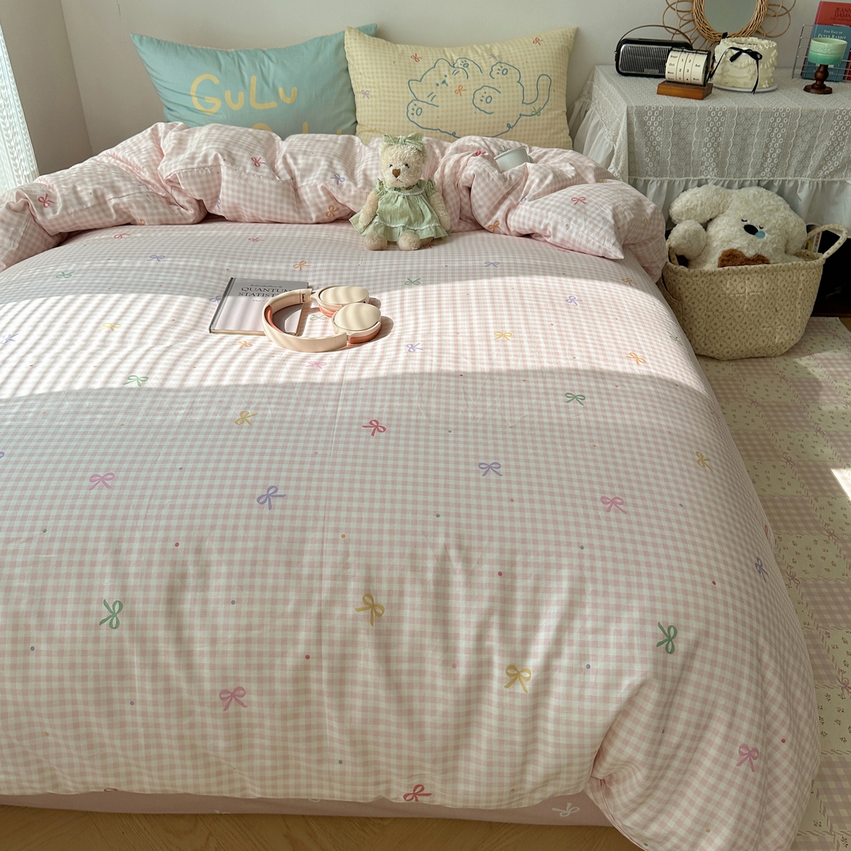 91家纺网 家纺一手货源 找家纺 瑞莱 2026春季13372印花大版枕套甜酷风四件套 夏日恋格（粉）