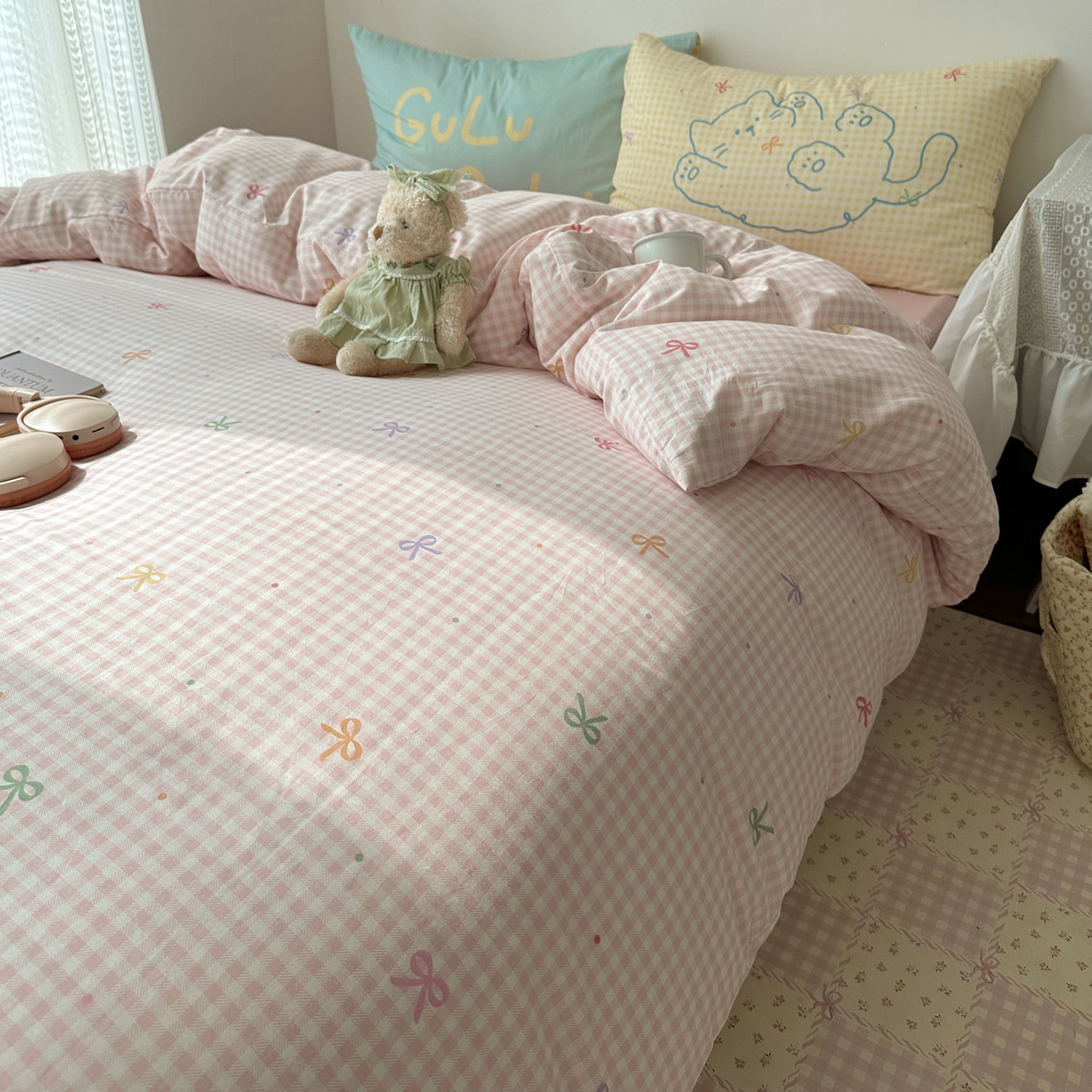 91家纺网 家纺一手货源 找家纺 瑞莱 2026春季13372印花大版枕套甜酷风四件套 夏日恋格（粉）