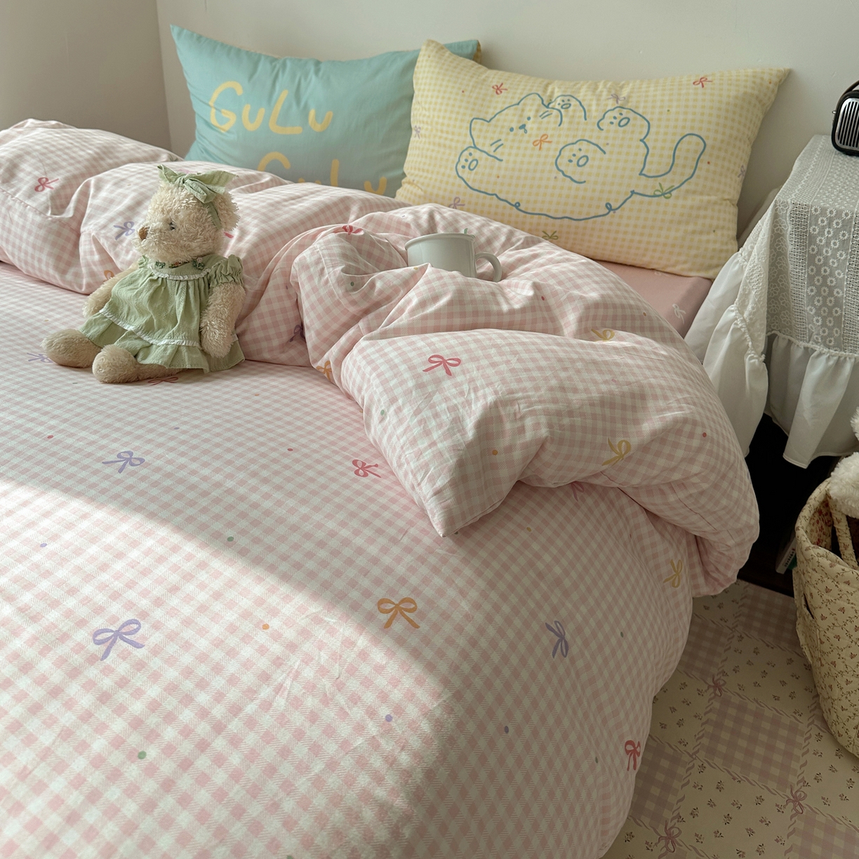 91家纺网 家纺一手货源 找家纺 瑞莱 2026春季13372印花大版枕套甜酷风四件套 夏日恋格（粉）