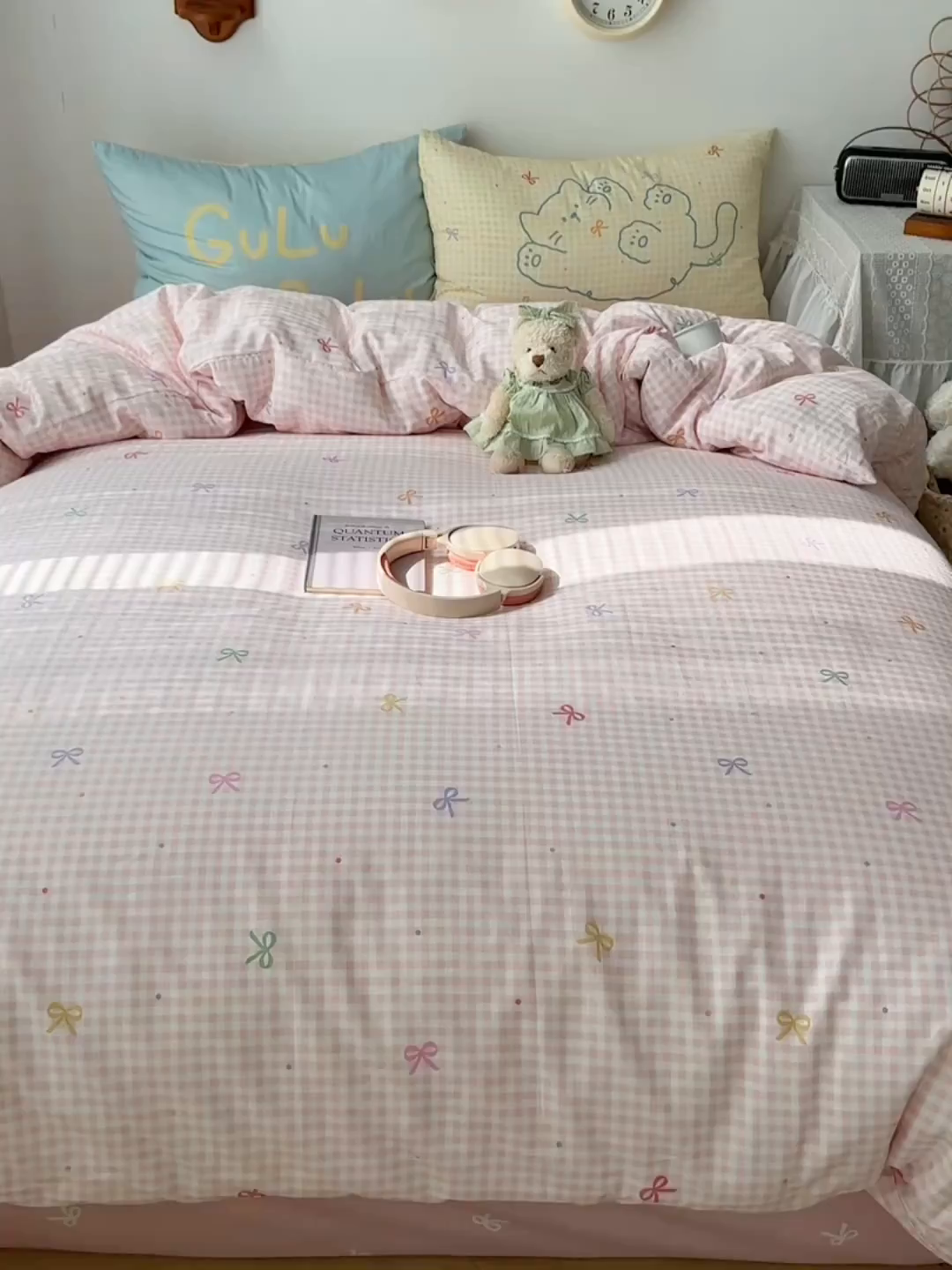 91家纺网 家纺一手货源 找家纺 瑞莱 2026春季13372印花大版枕套甜酷风四件套 夏日恋格（粉）