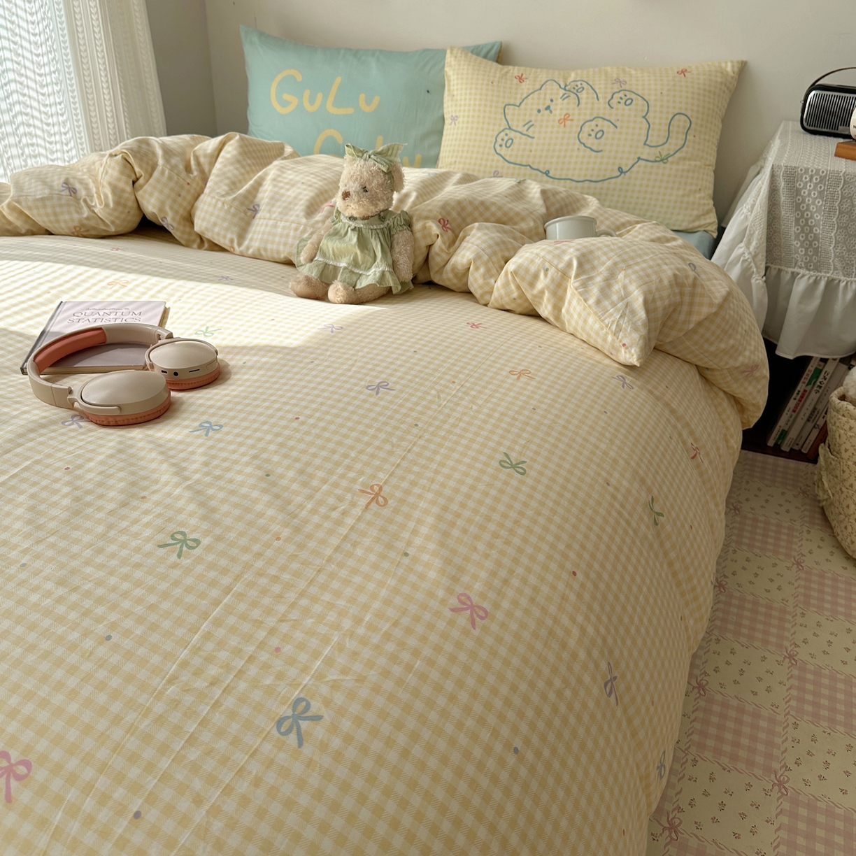 91家纺网 家纺一手货源 找家纺 瑞莱 2026春季13372印花大版枕套甜酷风四件套 夏日恋格（黄）