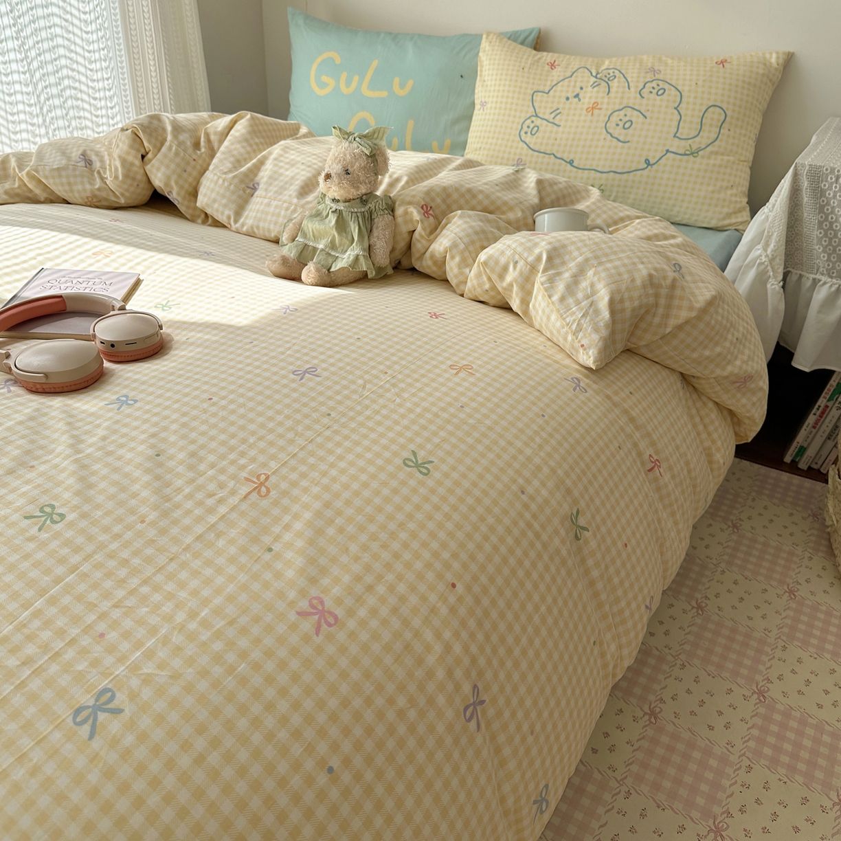 91家纺网 家纺一手货源 找家纺 瑞莱 2026春季13372印花大版枕套甜酷风四件套 夏日恋格（黄）