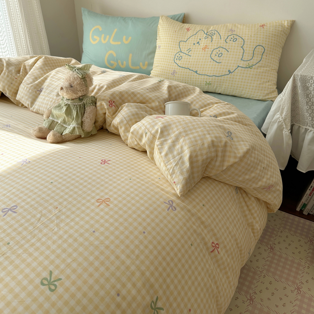 91家纺网 家纺一手货源 找家纺 瑞莱 2026春季13372印花大版枕套甜酷风四件套 夏日恋格（黄）