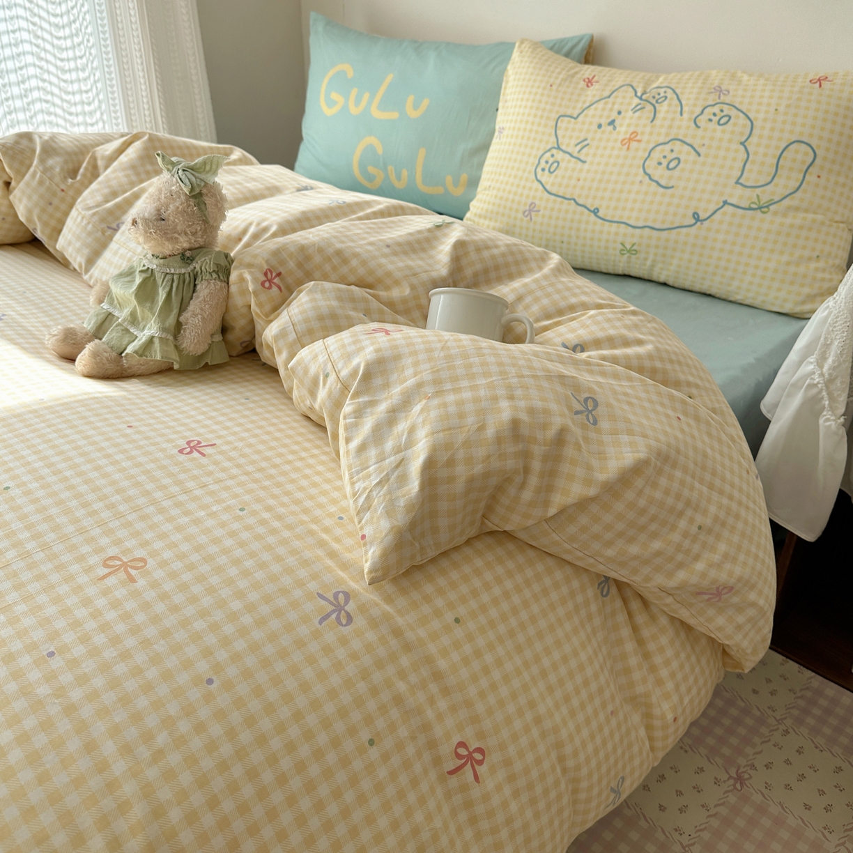 91家纺网 家纺一手货源 找家纺 瑞莱 2026春季13372印花大版枕套甜酷风四件套 夏日恋格（黄）