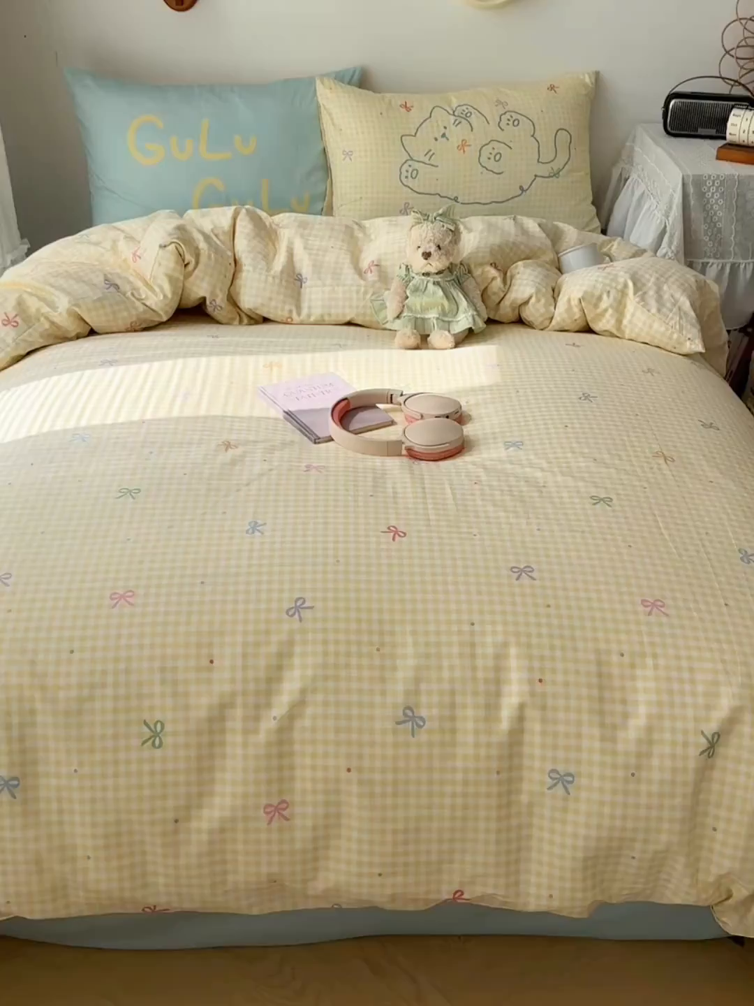 91家纺网 家纺一手货源 找家纺 瑞莱 2026春季13372印花大版枕套甜酷风四件套 夏日恋格（黄）