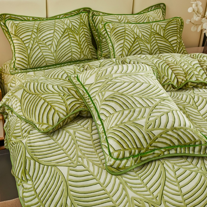 91家纺网 家纺一手货源 找家纺 博兰蒂 2025新款床裙款高克重牛奶绒印花四件套 叶之舒-绿