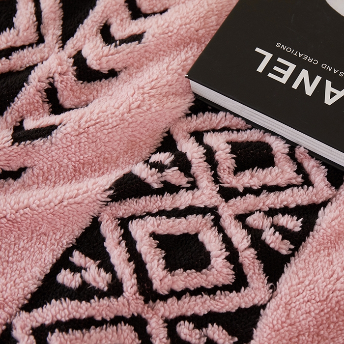 91家纺网 家纺一手货源 找家纺 楼兰公主 2025新款阳离子羊羔绒菱格毯毛毯毯子-麦格系列 菱格-粉