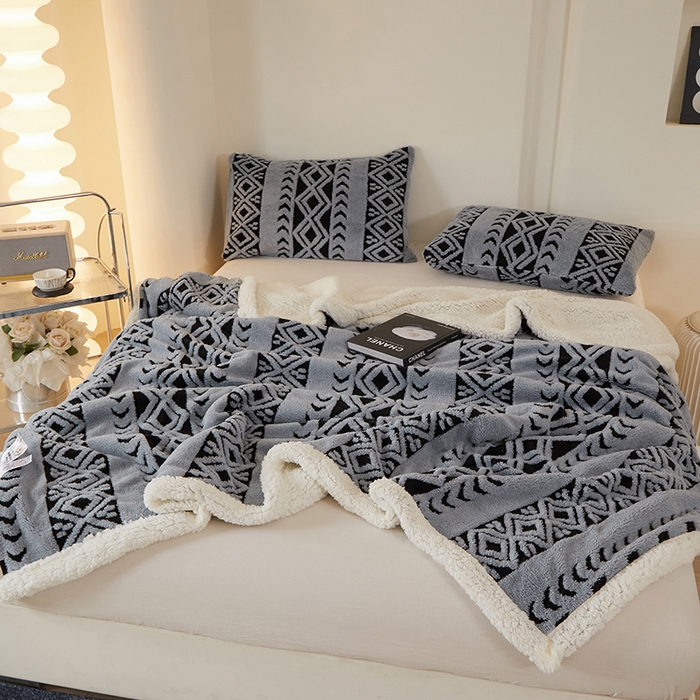 91家纺网 家纺一手货源 找家纺 楼兰公主 2025新款阳离子羊羔绒菱格毯毛毯毯子-麦格系列 菱格-灰