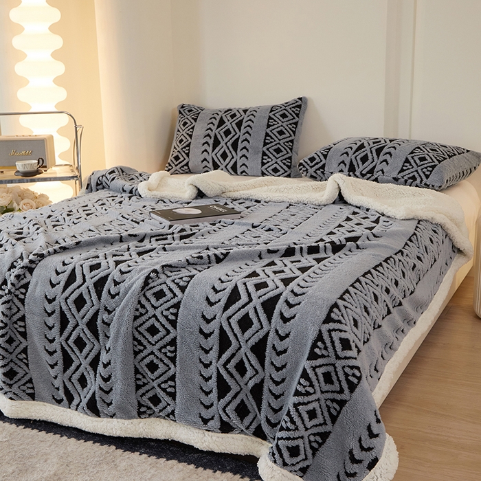 91家纺网 家纺一手货源 找家纺 楼兰公主 2025新款阳离子羊羔绒菱格毯毛毯毯子-麦格系列 菱格-灰