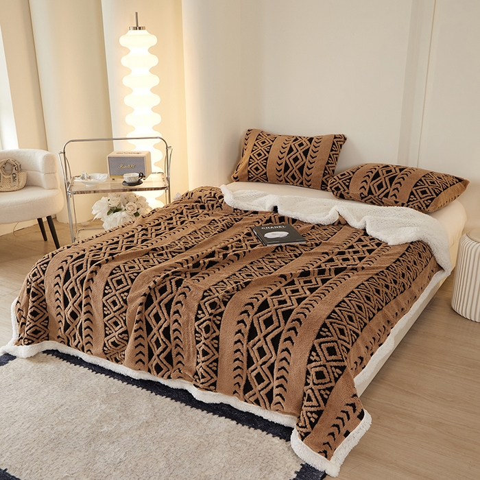 91家纺网 家纺一手货源 找家纺 楼兰公主 2025新款阳离子羊羔绒菱格毯毛毯毯子-麦格系列 菱格-咖