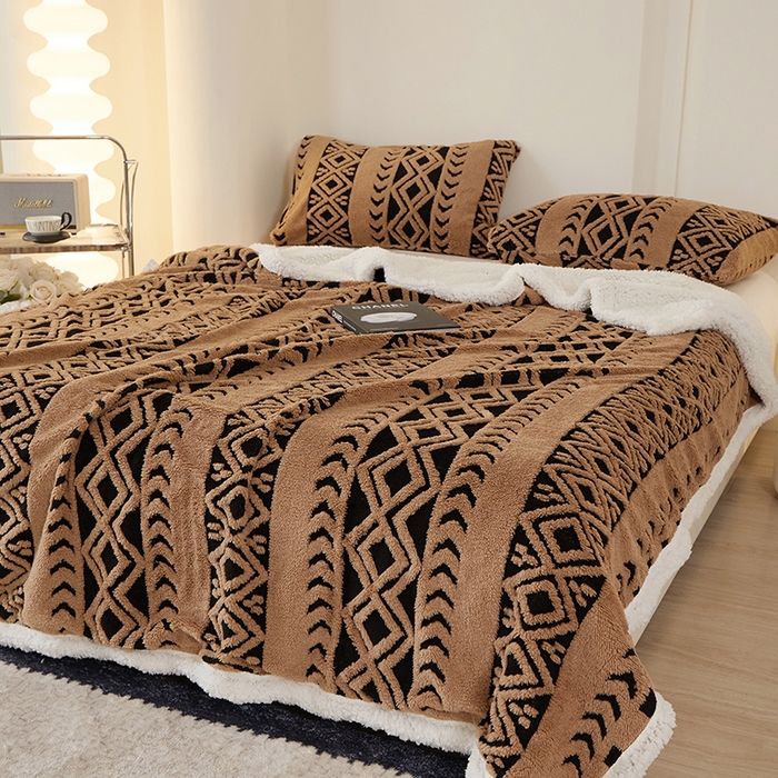 91家纺网 家纺一手货源 找家纺 楼兰公主 2025新款阳离子羊羔绒菱格毯毛毯毯子-麦格系列 菱格-咖