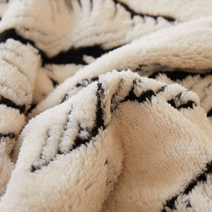 91家纺网 家纺一手货源 找家纺 楼兰公主 2025新款阳离子羊羔绒蕉叶绒毯双层毛毯毯子 蕉叶绒-白